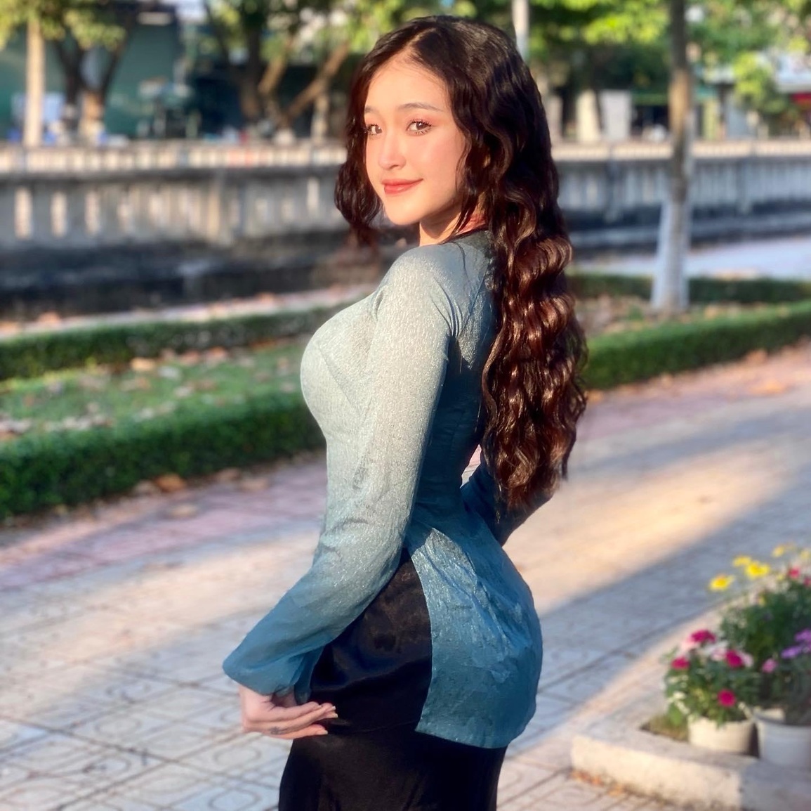 Hot girl 2K sở hữu thân hình bốc lửa: Sexy không phải hư hỏng - 4 Hot girl 2K sở hữu thân hình bốc lửa: Sexy không phải hư hỏng - 4