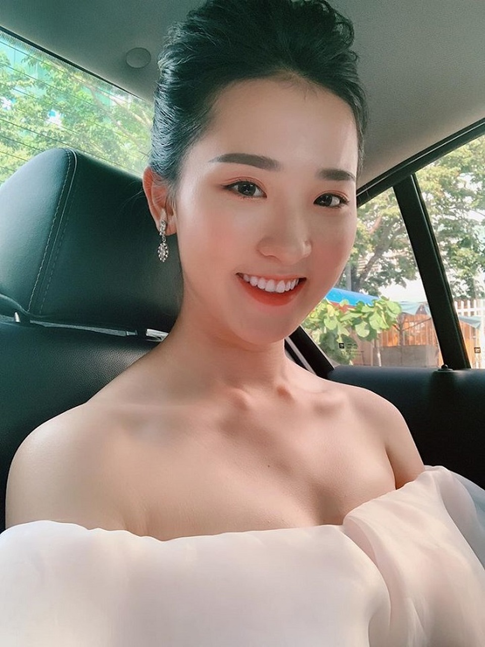 4 nữ sinh đẹp nhất Đà Nẵng: Có hai người giống hệt thần tiên Lưu Diệc Phi - 19 4 nữ sinh đẹp nhất Đà Nẵng: Có hai người giống hệt thần tiên Lưu Diệc Phi - 19