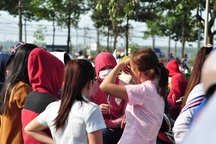 Vụ hàng ngàn công nhân bị "xù Tết": Vạ vật trong nắng nóng chờ xử lý