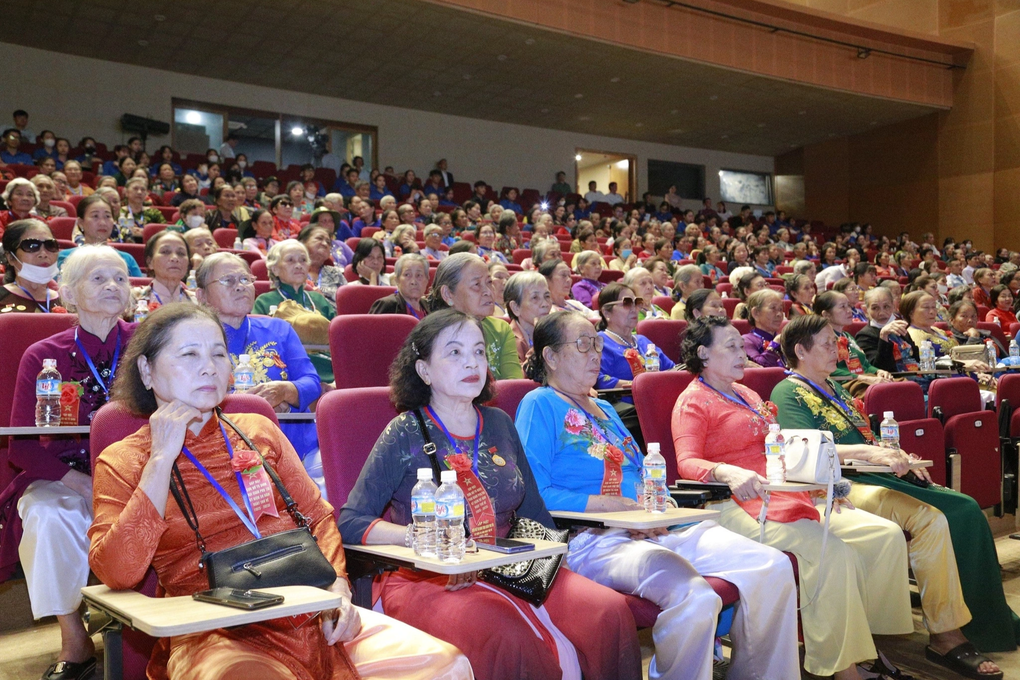 50 năm ngày các nữ chiến sĩ cách mạng trở về từ địa ngục trần gian - 3 50 năm ngày các nữ chiến sĩ cách mạng trở về từ địa ngục trần gian - 3