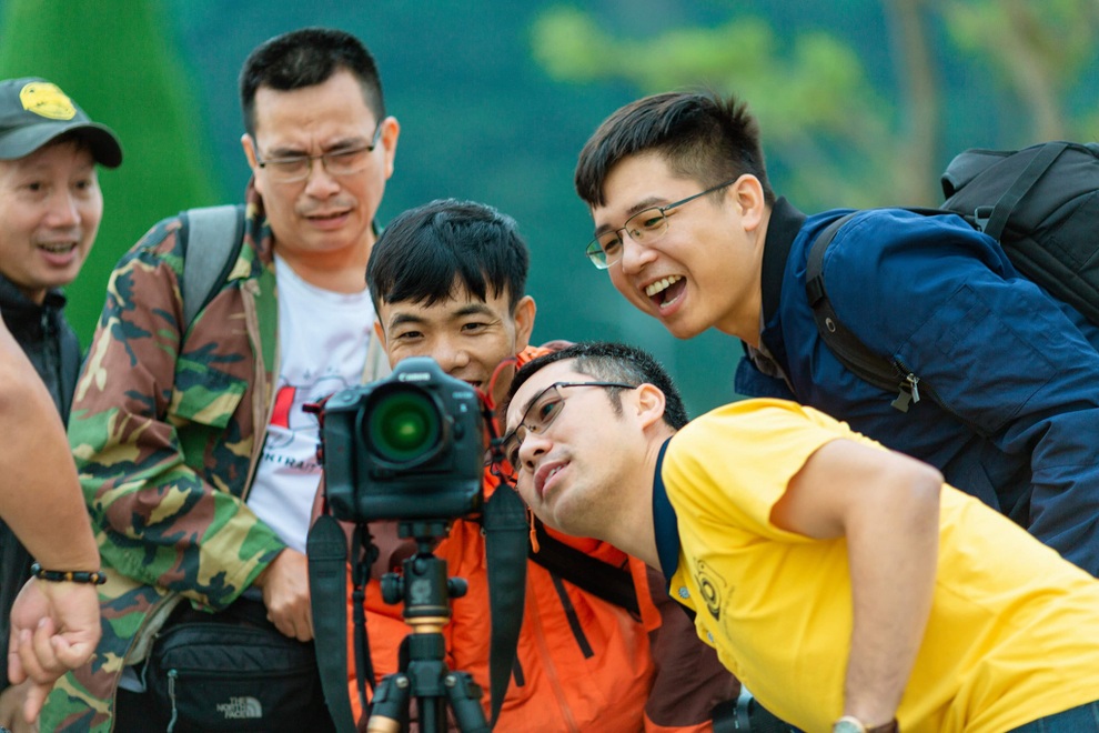 Những người ngắm đời qua khe hẹp, kiếm tiền triệu mỗi ngày - 3 Những người ngắm đời qua khe hẹp, kiếm tiền triệu mỗi ngày - 3