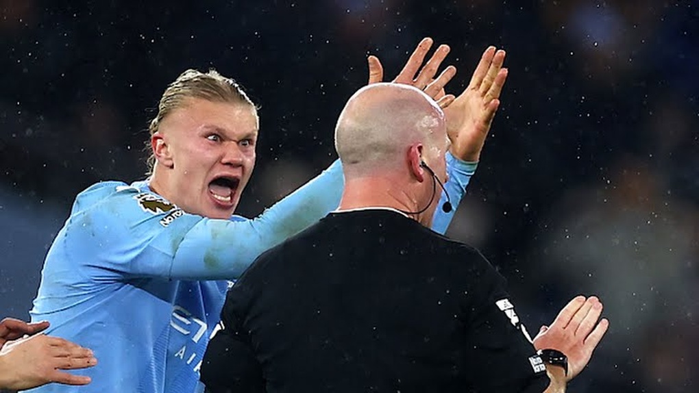 Trọng tài ra quyết định khó hiểu phút cuối, Guardiola và Haaland nổi điên - 5 Trọng tài ra quyết định khó hiểu phút cuối, Guardiola và Haaland nổi điên - 5