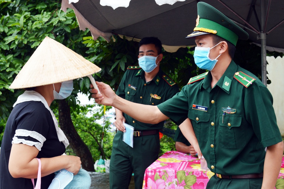 Cử tri đảo Hòn Khoai, Hòn Chuối háo hức đi bầu cử sớm - 12 Cử tri đảo Hòn Khoai, Hòn Chuối háo hức đi bầu cử sớm - 12