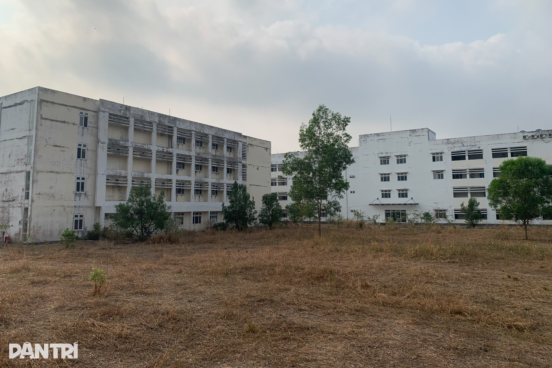 Bệnh viện trăm tỷ bỏ hoang nhiều năm ở Bình Dương - 12 Bệnh viện trăm tỷ bỏ hoang nhiều năm ở Bình Dương - 12