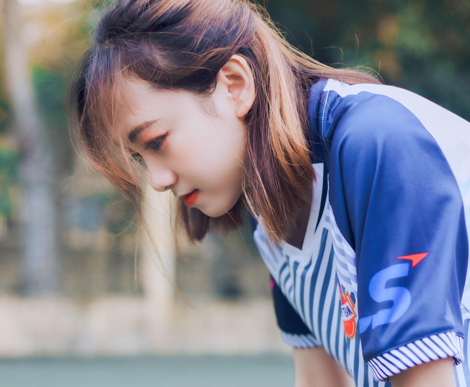 Nữ sinh Bách khoa yêu thích đá bóng, viết code, sở hữu vẻ đẹp trong trẻo - 6 Nữ sinh Bách khoa yêu thích đá bóng, viết code, sở hữu vẻ đẹp trong trẻo - 6