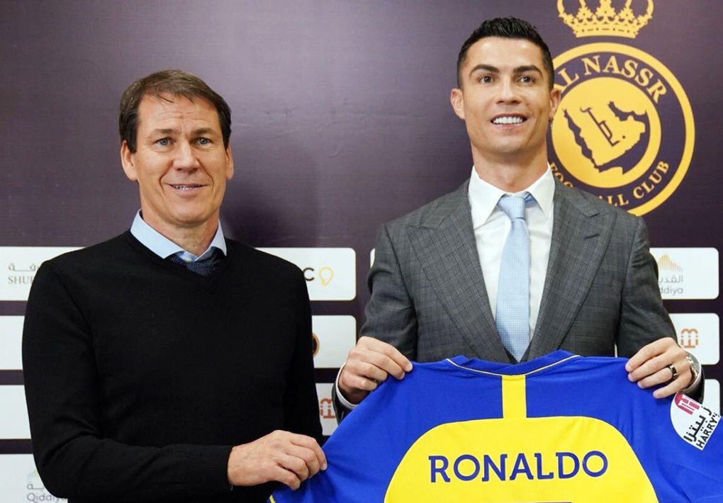 Choáng với số lượng lớn HLV bị sa thải khi dẫn dắt C.Ronaldo - 12 Choáng với số lượng lớn HLV bị sa thải khi dẫn dắt C.Ronaldo - 12