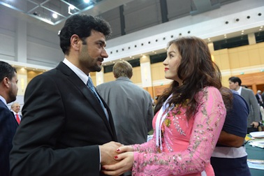 Ngắm Lý Nhã Kỳ diện áo dài cách điệu tại Ma Cao