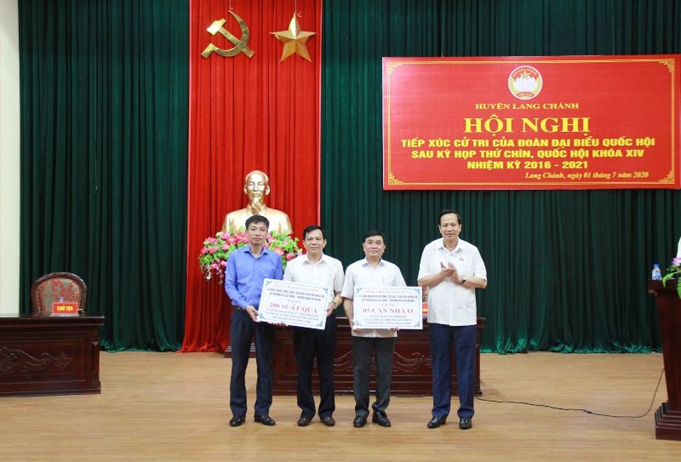 Bộ trưởng Đào Ngọc Dung lắng nghe ý kiến cử tri về đời sống, việc làm... - 8 Bộ trưởng Đào Ngọc Dung lắng nghe ý kiến cử tri về đời sống, việc làm... - 8