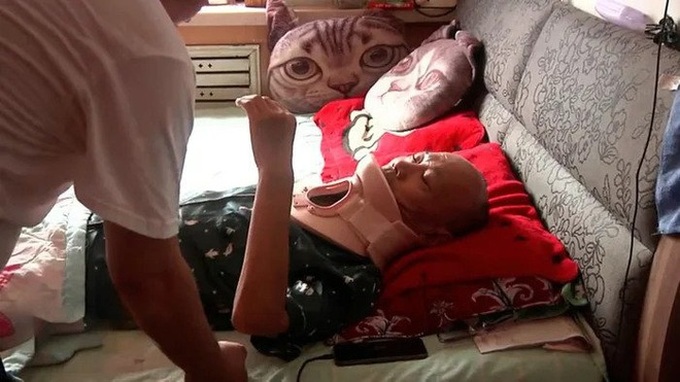 Cụ già bị mèo rơi trúng đầu bất tỉnh nhân sự, chó cưng giữ ngay thủ phạm lại để giải quyết - Ảnh 5. Cụ già bị mèo rơi trúng đầu bất tỉnh nhân sự, chó cưng giữ ngay thủ phạm lại để giải quyết - Ảnh 5.