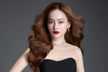 Lan Phương sang chảnh, quyến rũ khác xa trên phim