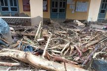 Bản làng ở Yên Bái tan hoang sau mưa lũ