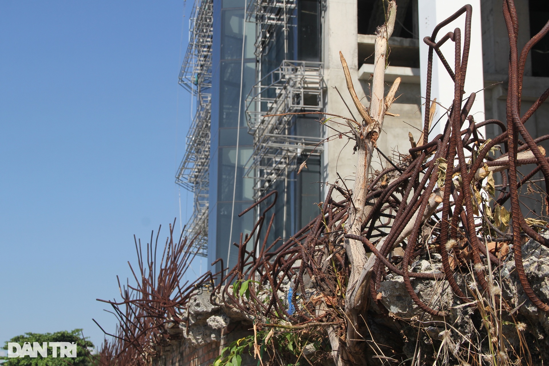 Cận cảnh siêu cao ốc ở Nha Trang bị ngân hàng rao bán để siết nợ - 8