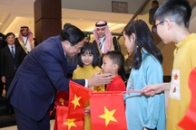 Thủ tướng mong người Việt xa xứ tìm đến nơi bình an, không có chiến tranh