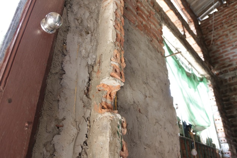 Người phụ nữ tận cùng nghèo khổ bất lực nhìn chồng chết dần - 7 Người phụ nữ tận cùng nghèo khổ bất lực nhìn chồng chết dần - 7