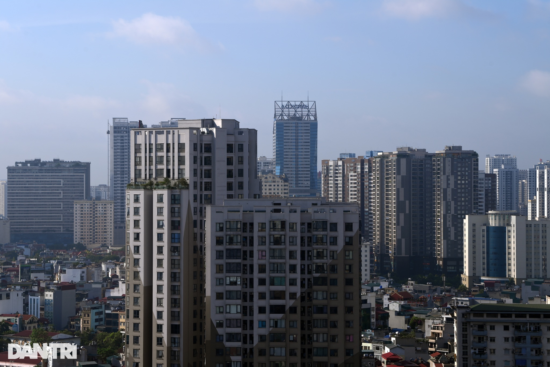 Cao ốc mọc lên dày đặc khắp các quận huyện ở Hà Nội - 5