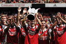 Thắng Sevilla 6-0, Arsenal đoạt Emirates Cup