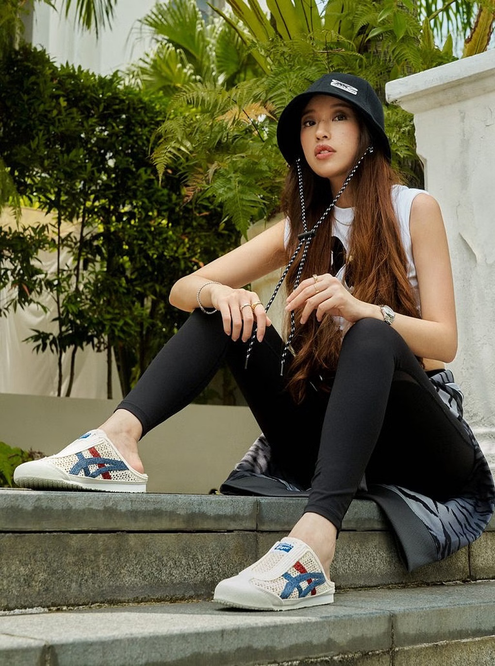 Mẫu giày sneakers sành điệu dành cho giới trẻ vào mùa hè - 1 Mẫu giày sneakers sành điệu dành cho giới trẻ vào mùa hè - 1