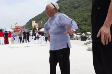 "Lão bà Kungfu" 98 tuổi: Ngày ngày luyện võ, sẵn sàng trình diễn