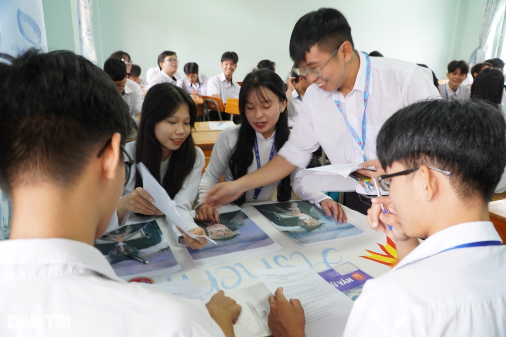 Đáp án chấm thi ngữ văn vào lớp 10 Hà Nội: Đề mở nhưng cách chấm “văn mẫu? - 5 Đáp án chấm thi ngữ văn vào lớp 10 Hà Nội: Đề mở nhưng cách chấm “văn mẫu? - 5