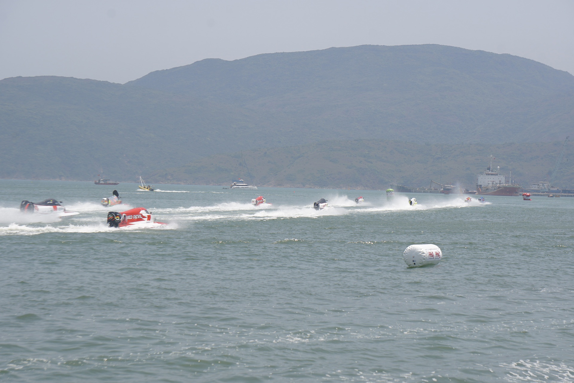 Tay đua Bình Định dừng cuộc chơi sớm ở vòng chung kết giải thuyền máy nhà nghề - 6