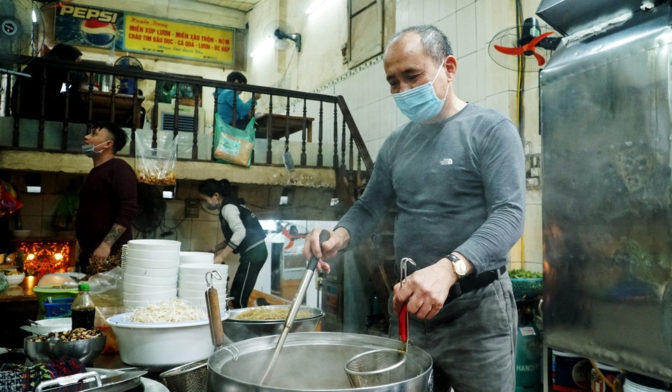 Loa phường nhắc nhở, hàng quán ở Hà Nội lắp vách ngăn, bán mang về - 4 Loa phường nhắc nhở, hàng quán ở Hà Nội lắp vách ngăn, bán mang về - 4