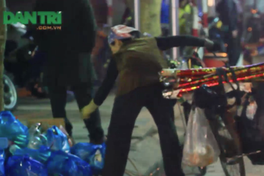 Nghẹn lòng những mảnh đời mưu sinh trong đêm giao thừa