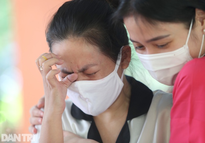 Nước mắt hạnh phúc của những bảo mẫu không chuyên chăm con cho F0 - 5 Nước mắt hạnh phúc của những bảo mẫu không chuyên chăm con cho F0 - 5