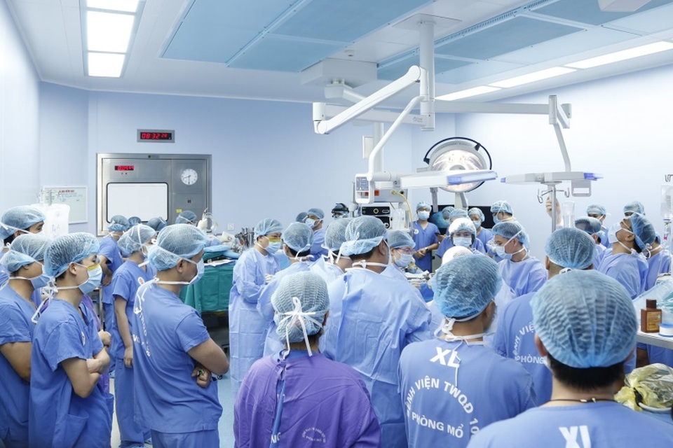 Chàng trai được hồi sinh nhờ 2 cánh tay hiến tặng của người cho chết não - 1 Chàng trai được hồi sinh nhờ 2 cánh tay hiến tặng của người cho chết não - 1