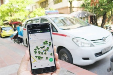 Grab bị tố đẩy taxi truyền thống lâm vào tình trạng “khó khăn nhất trong lịch sử”