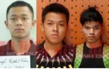 Bắt nhóm thanh niên cầm kiếm cướp bánh trung thu