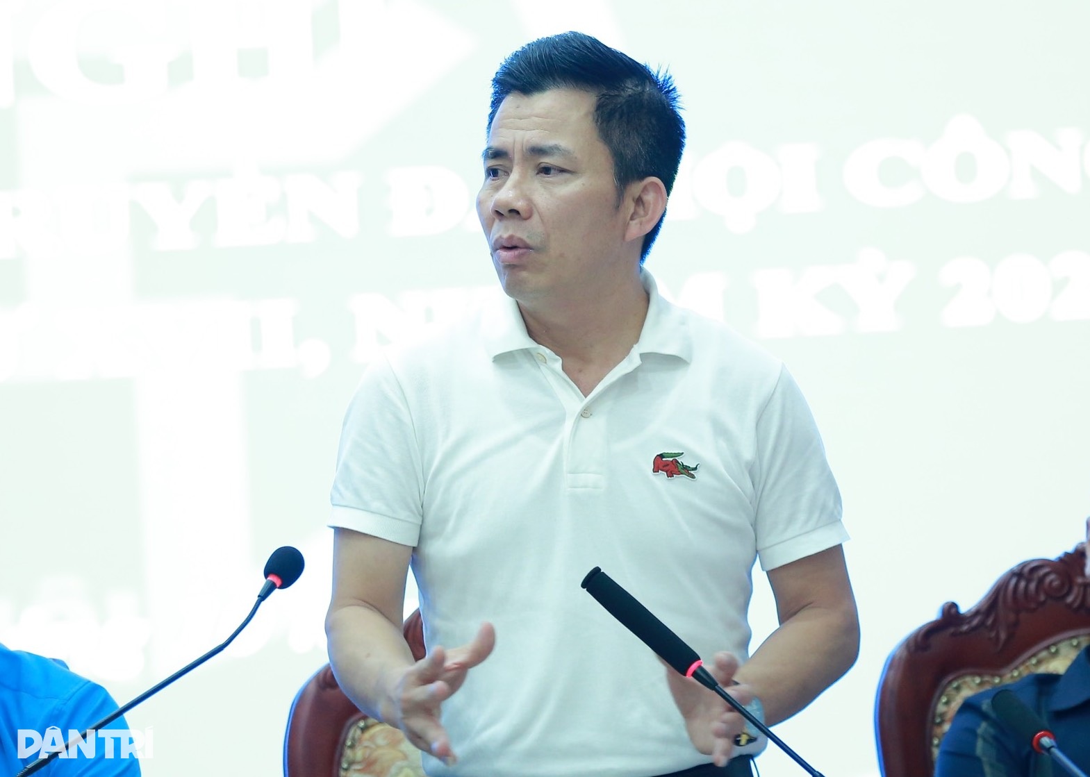 Οι άμεσοι εργαζόμενοι δυσκολεύονται να επιβιώσουν μέχρι την ηλικία συνταξιοδότησης - 1 Công nhân trực tiếp khó trụ được đến tuổi nghỉ hưu - 1