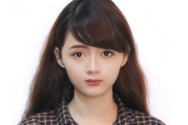 Nữ sinh Sài Gòn nổi tiếng bất ngờ vì ảnh thẻ xinh như búp bê