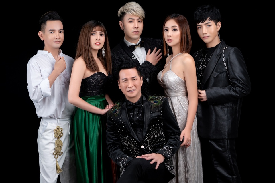 Nguyễn Hưng tái xuất với bước nhảy mê hoặc - 1 Nguyễn Hưng tái xuất với bước nhảy mê hoặc - 1