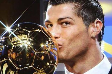 FIFA công khai hạ thấp C.Ronaldo, thiên vị Messi