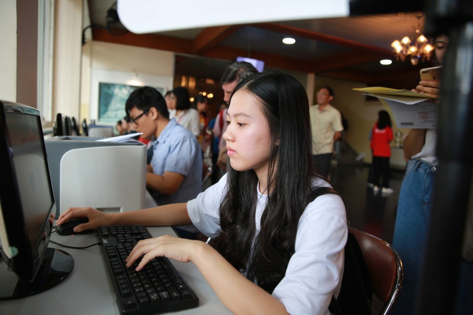 ĐH Kinh tế TPHCM dành 30% chỉ tiêu xét tuyển kết quả thi tốt nghiệp THPT - 1 ĐH Kinh tế TPHCM dành 30% chỉ tiêu xét tuyển kết quả thi tốt nghiệp THPT - 1