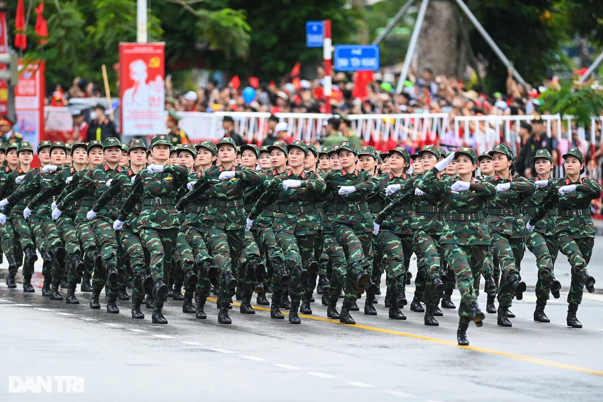 Những hình ảnh ấn tượng tại lễ kỷ niệm 70 năm Giải phóng Hải Phòng - 10