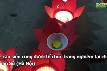 Hình ảnh ấn tượng tại lễ tưởng niệm đồng bào đã mất trong đại dịch Covid-19