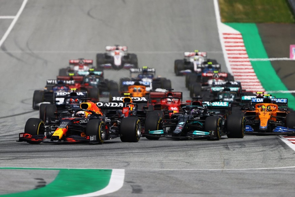 Verstappen tiếp tục thăng hoa, ngáng đường nhà vô địch - 4 Verstappen tiếp tục thăng hoa, ngáng đường nhà vô địch - 4