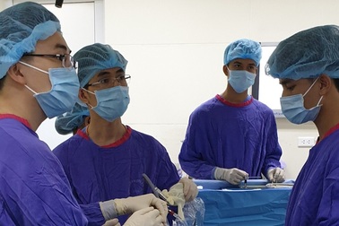 Nhờ vít “tự tiêu”, phẫu thuật 1 lần duy nhất cho ca gãy xương cổ tay