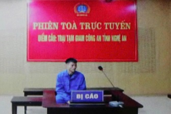 Ngồi tù vì “không thể kiềm chế” khi thấy trai lạ trong phòng vợ cũ