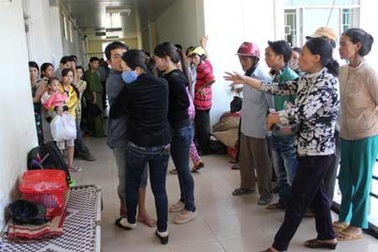 Gây náo loạn bệnh viện vì không tin bệnh nhi còn sống