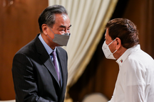 Trung Quốc kêu gọi Philippines "bớt tập trung vào xung đột ở Biển Đông"