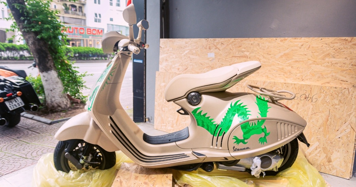 Vespa 946 Dragon rao giá hơn 700 triệu đồng, xe tay ga đắt ngang ô tô 7 chỗ