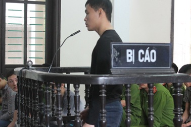 Mâu thuẫn với con, chém chết bố