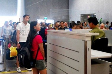 Hy hữu phát hiện 13 hành khách dùng giấy tờ giả đi máy bay