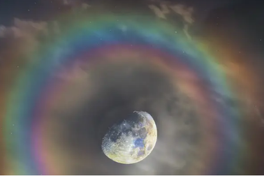 Chiêm ngưỡng cầu vồng ôm mặt trăng - hiện tượng cực kỳ hiếm gặp