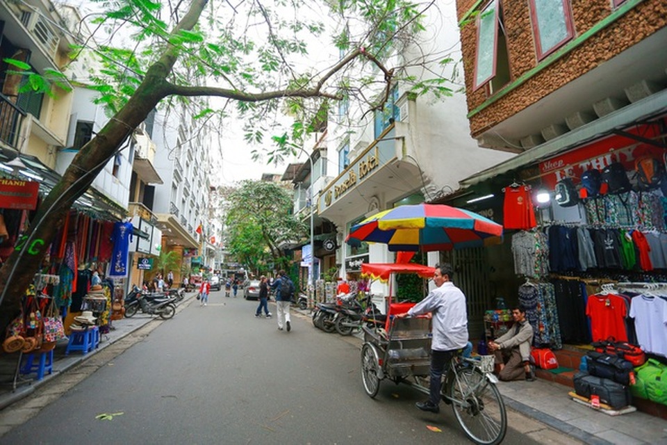 Hết sợ tháng “cô hồn”, nhà đầu tư xuống tiền ôm đất giá hời - 1 Hết sợ tháng “cô hồn”, nhà đầu tư xuống tiền ôm đất giá hời - 1
