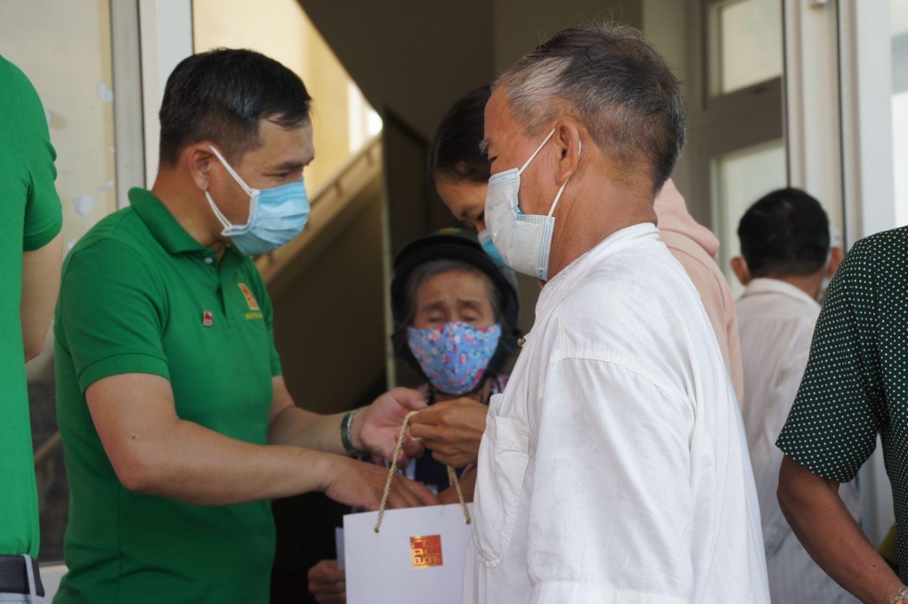 Quảng Trị 27/7: Ngũ Phúc Đường dành tặng gần 1500 phần quà cho người dân - 5