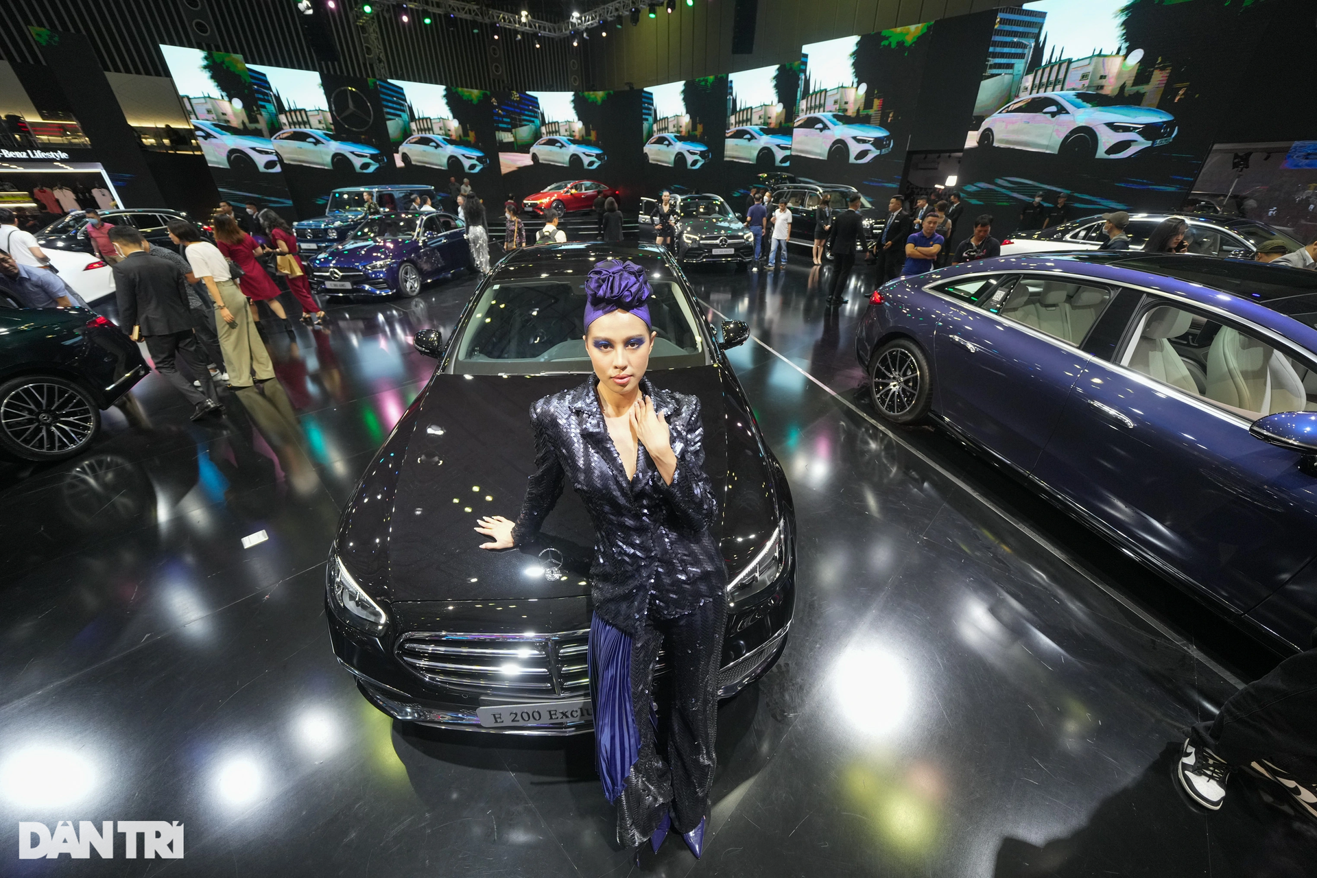 Ngắm những bóng hồng tại Việt Nam Motor Show 2022 - 14 Ngắm những bóng hồng tại Việt Nam Motor Show 2022 - 14