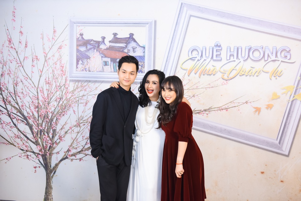 “Quê hương mùa đoàn tụ” và những cuộc gặp gỡ đặc biệt đêm giao thừa - 5 “Quê hương mùa đoàn tụ” và những cuộc gặp gỡ đặc biệt đêm giao thừa - 5